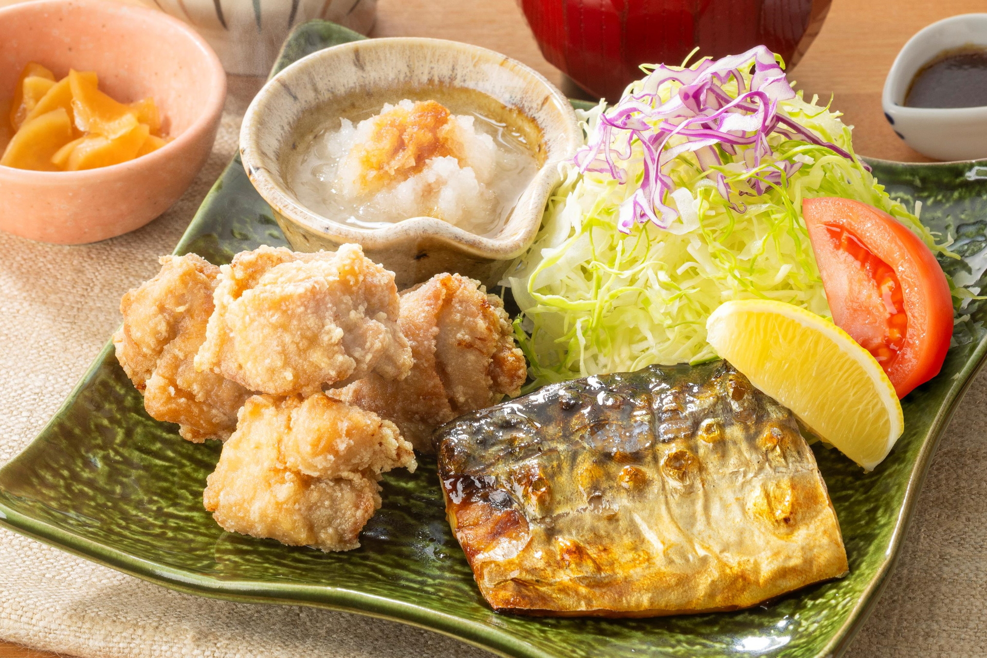 大戸屋「さばの炭火焼きと鶏竜田揚げ」