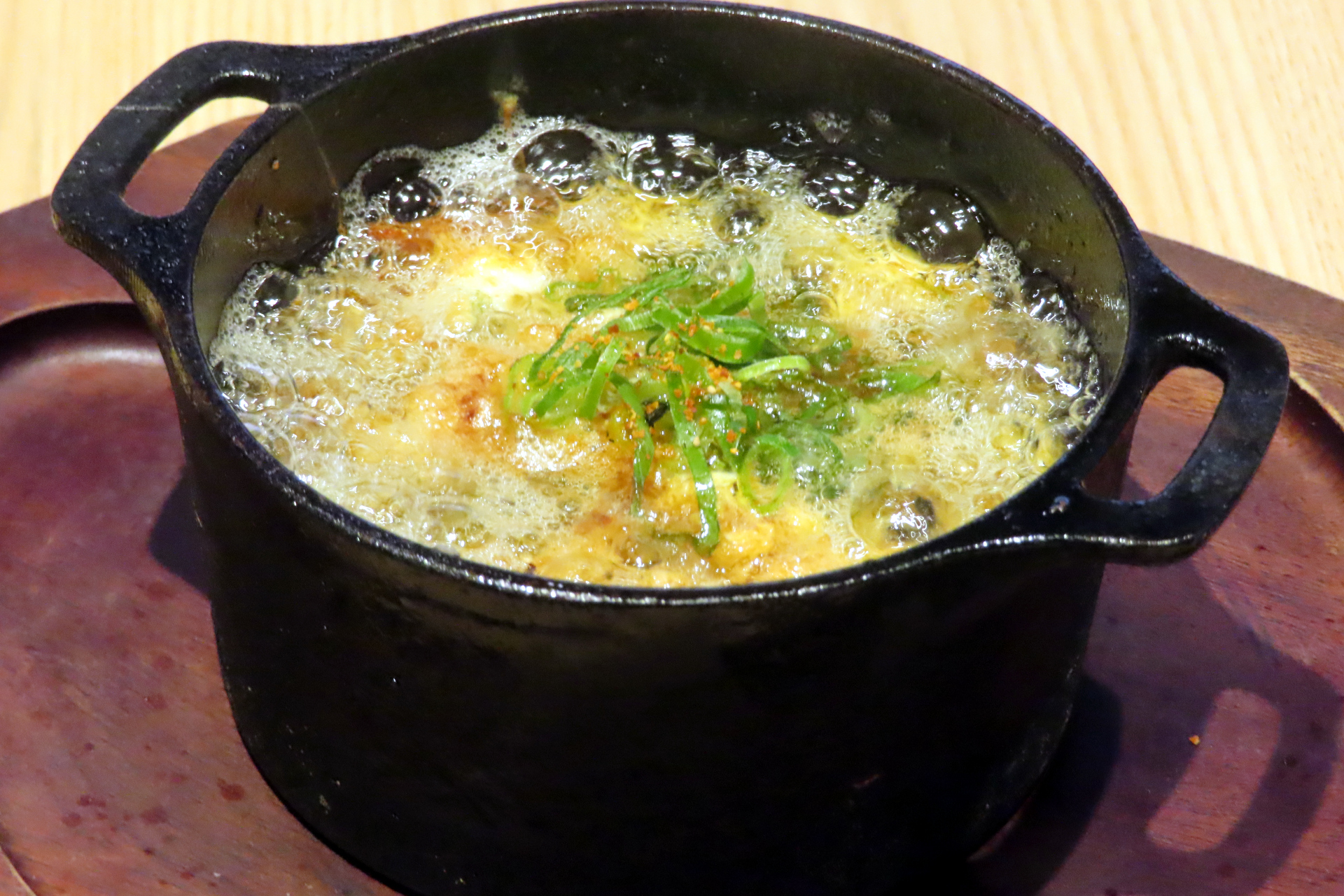 愛媛県産 天然鱧の卵とじアヒージョ