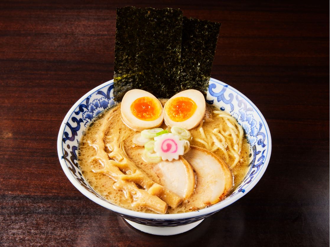 東京駅 斑鳩「魚介とんこつ 濃厚東京駅らー麺」