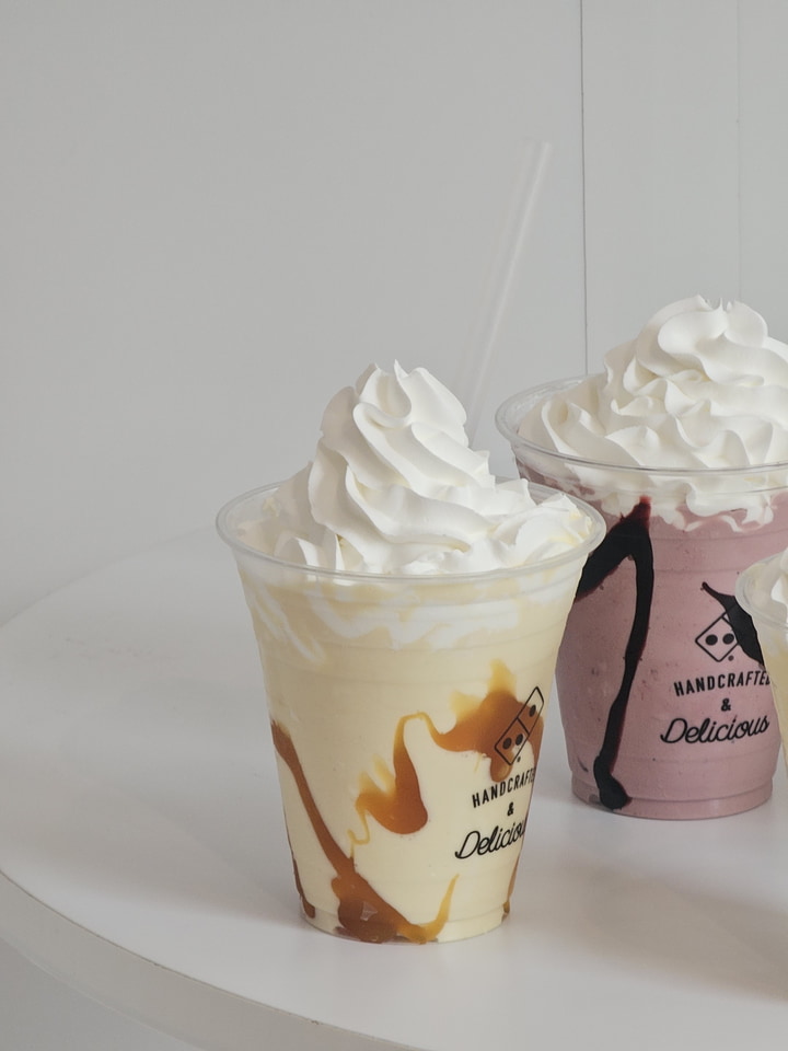 井上咲楽さんも登場！ ドミノ・ピザ“シェイク”専門店「ドミノ シェイク