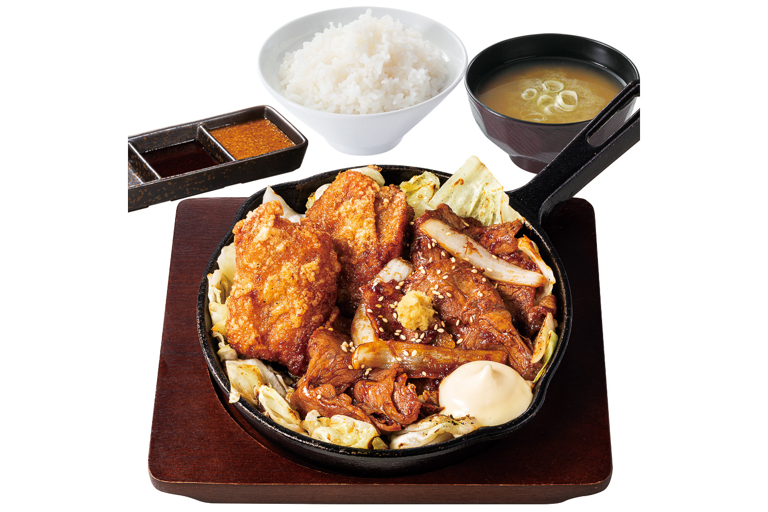 からやま「しょうが焼きの2種盛り定食」（979円）