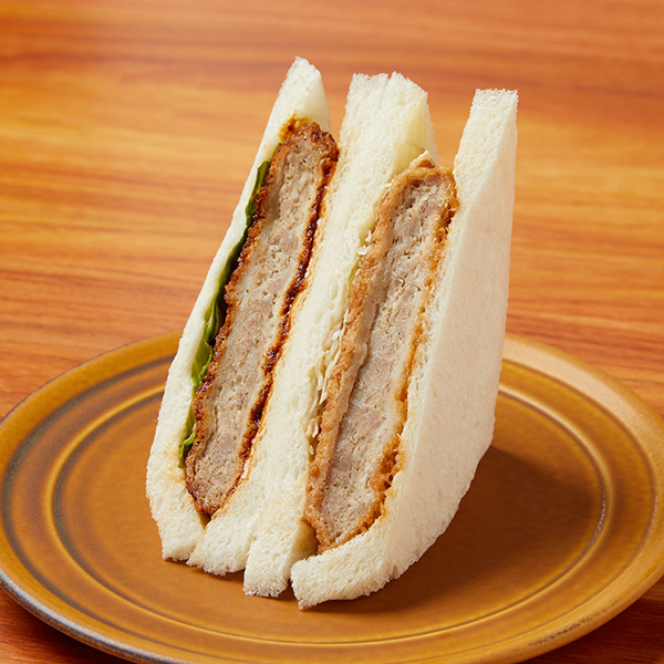 「デミグラスソース＆カツソース ダブルメンチカツサンド」（398円）