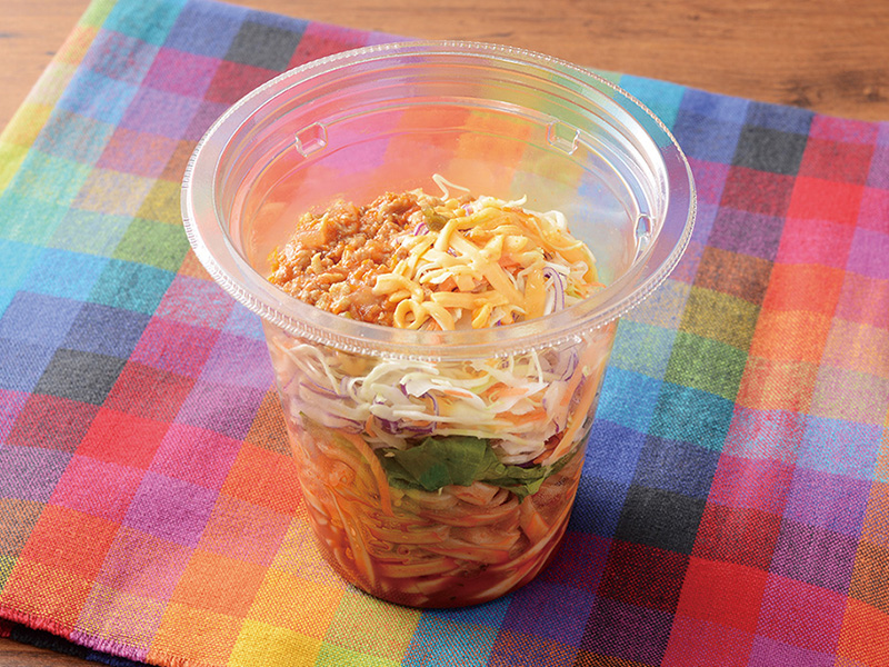 「振っておいしいパスタサラダ スパイシータコス風 （もち麦パスタ使用）」（397円）