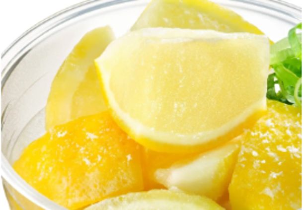 ひんやり凍らせレモンの入ったさっぱり「豚しゃぶおろしレモンシェイクうどん」