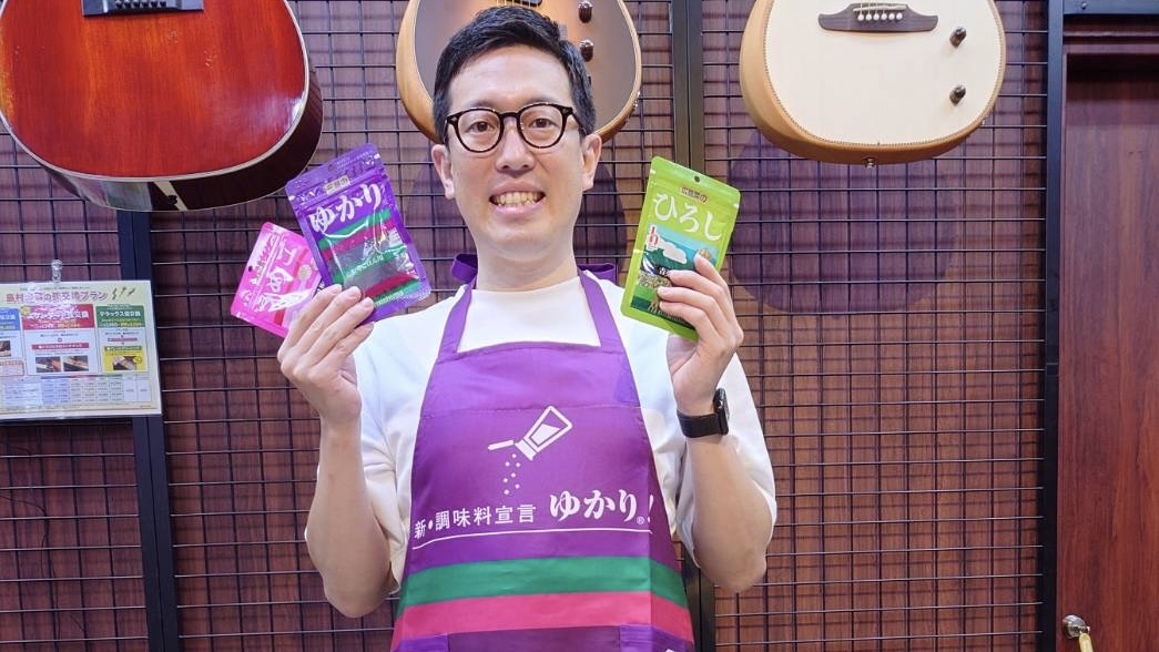 ゆかりエプロン着用のスタッフ