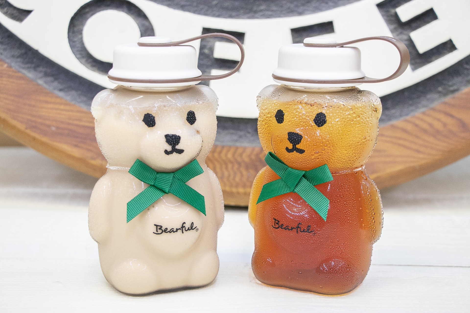 タリーズコーヒー27周年記念「タリーズ ベアフル ハグミーボトル」