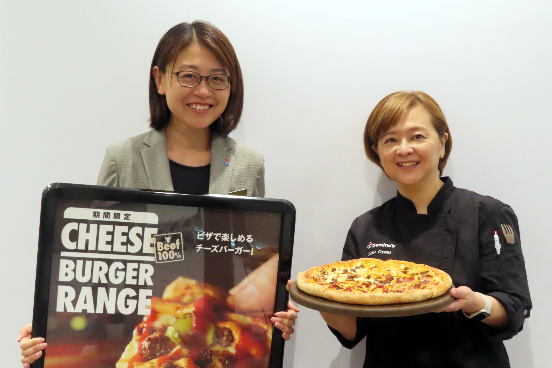 執行役員の松原歩氏（左）とメニューイノベーション課 課長の大山幸恵氏（右）