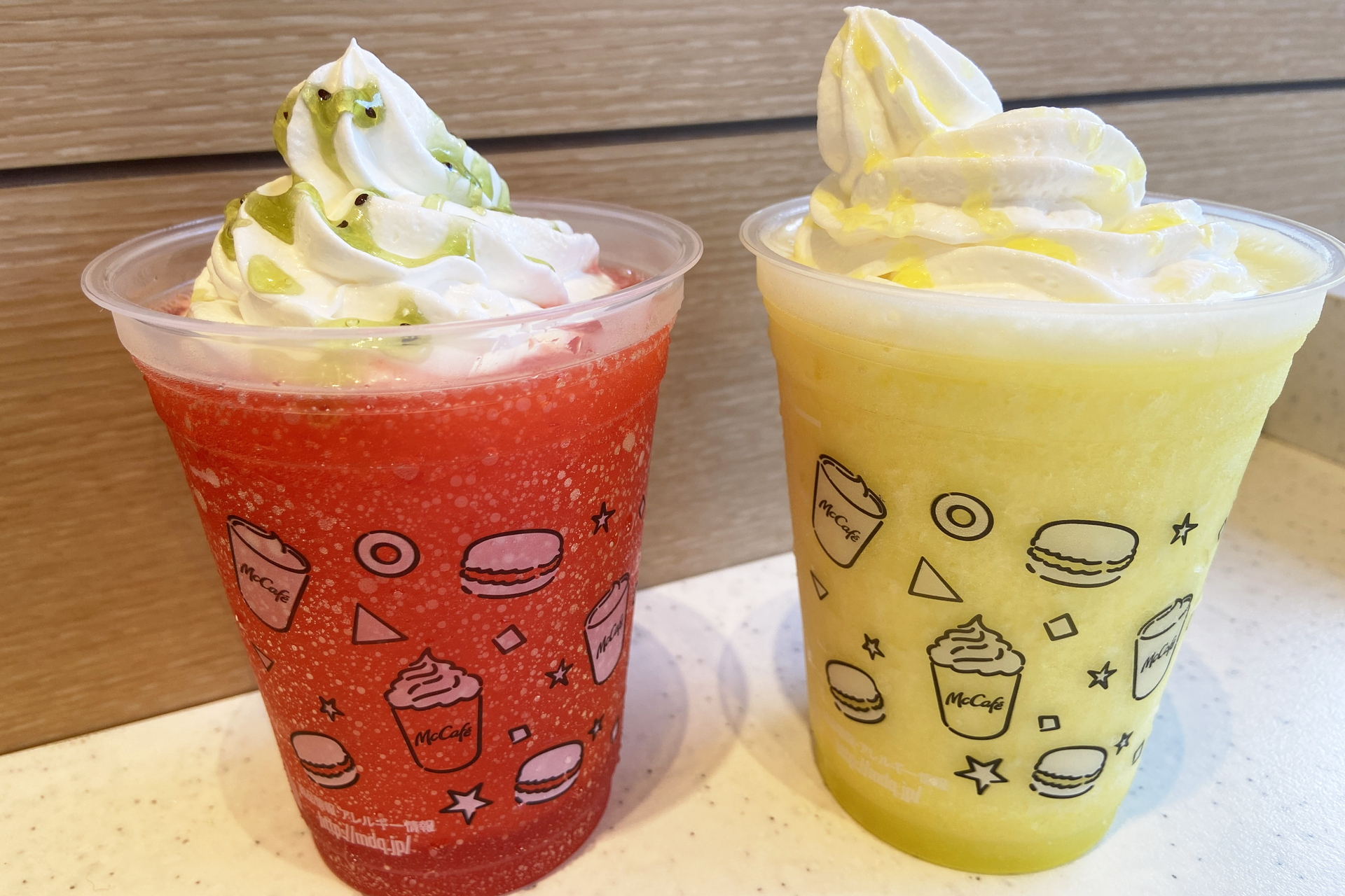 マクドナルド「すいかフラッペ」「ゴールデンパインフラッペ」