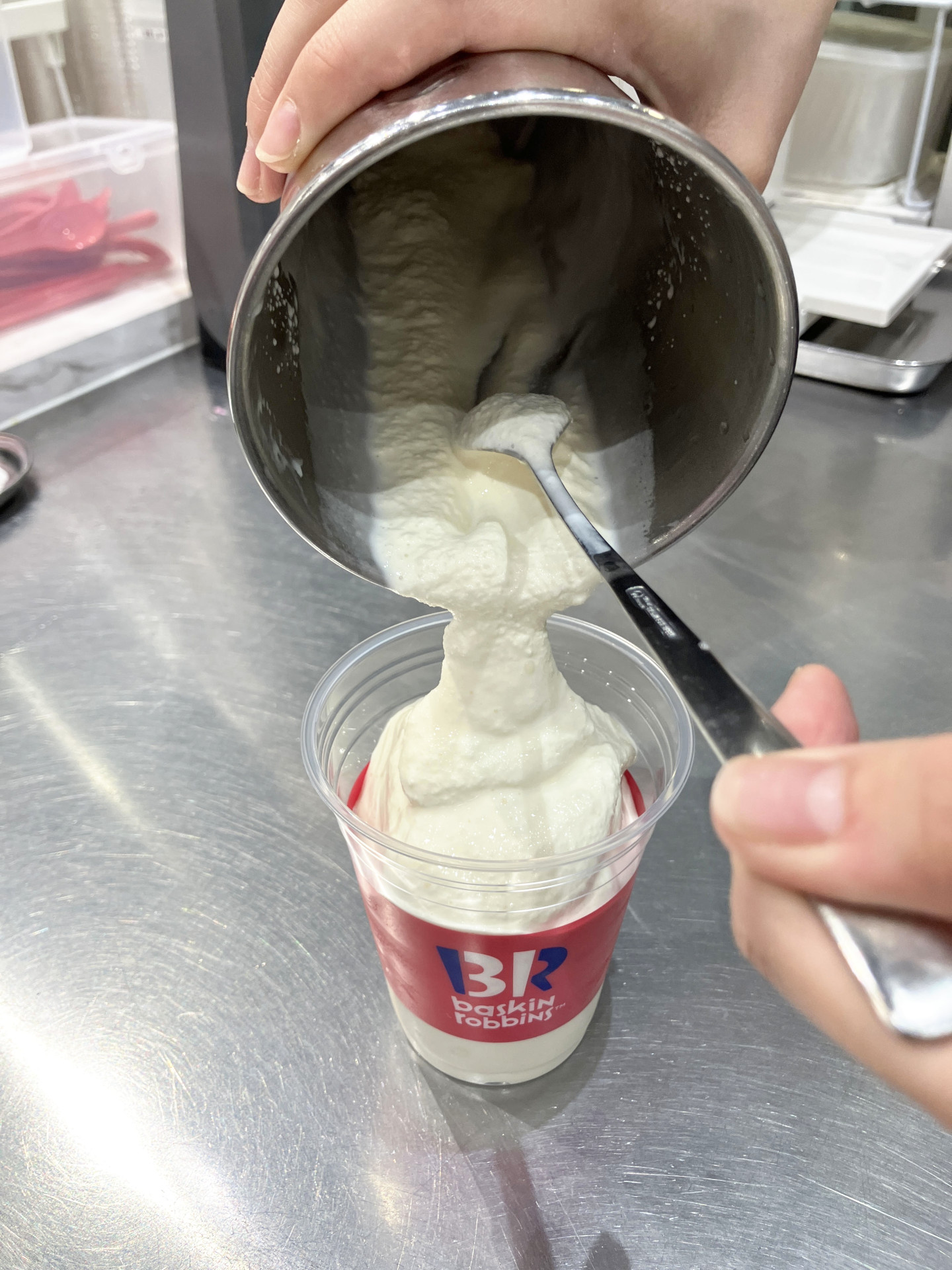 全32種類のフレーバーのうちどれでも好きなフレーバーをシェイクにできる