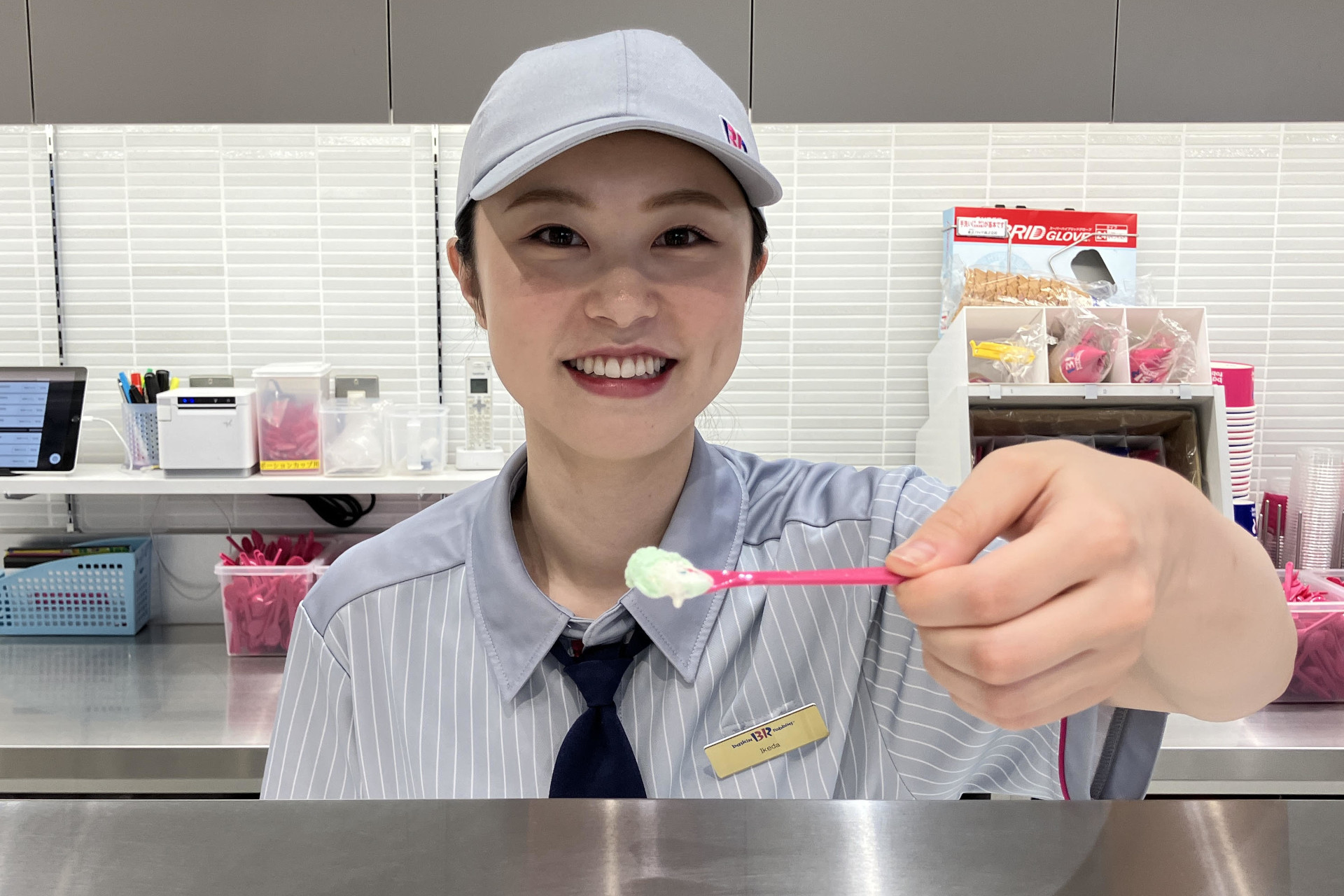 サーティワンは全フレーバーが試食可能