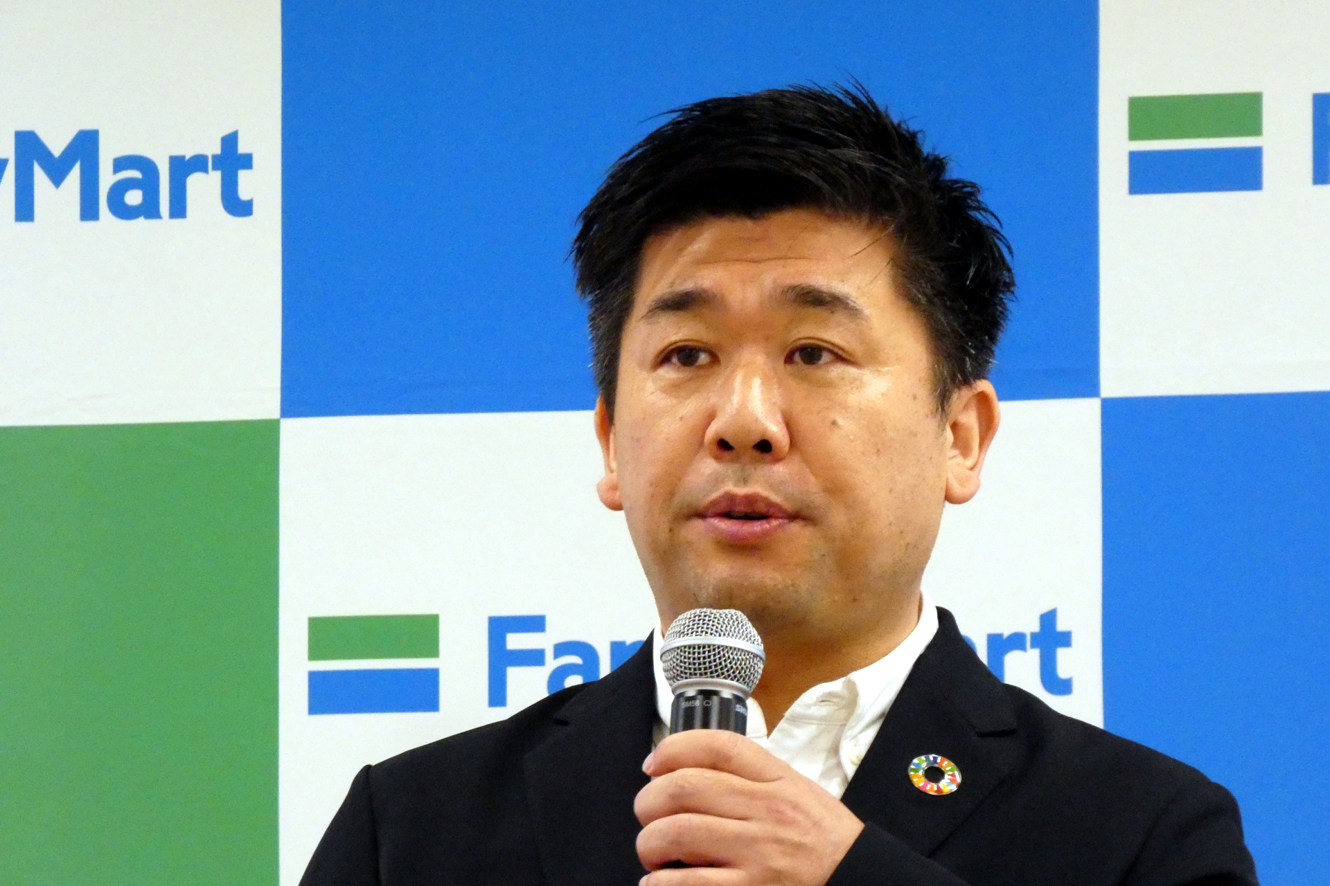 商品本部商品企画部の阿部大地氏