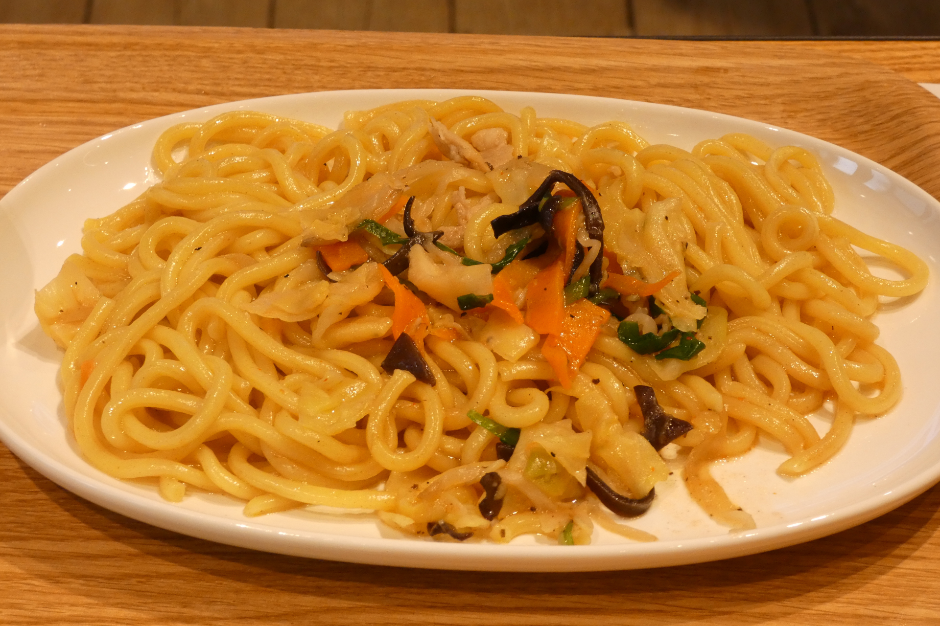 「ソース焼そば」と「うま塩焼そば」