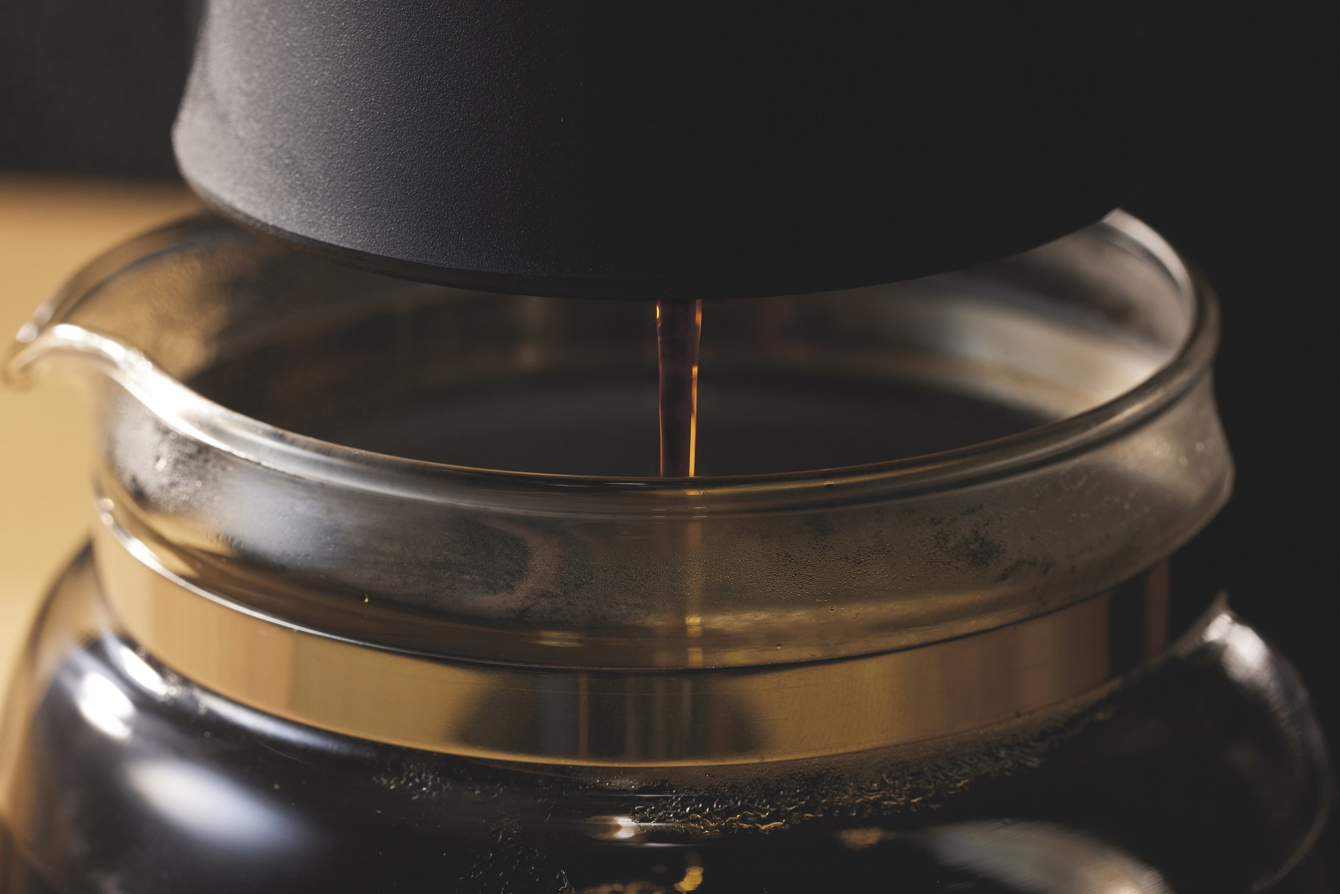 「浸し時間」「湯量（吐出量）」「温度」3つの制御を行なうトリプルコントロール製法