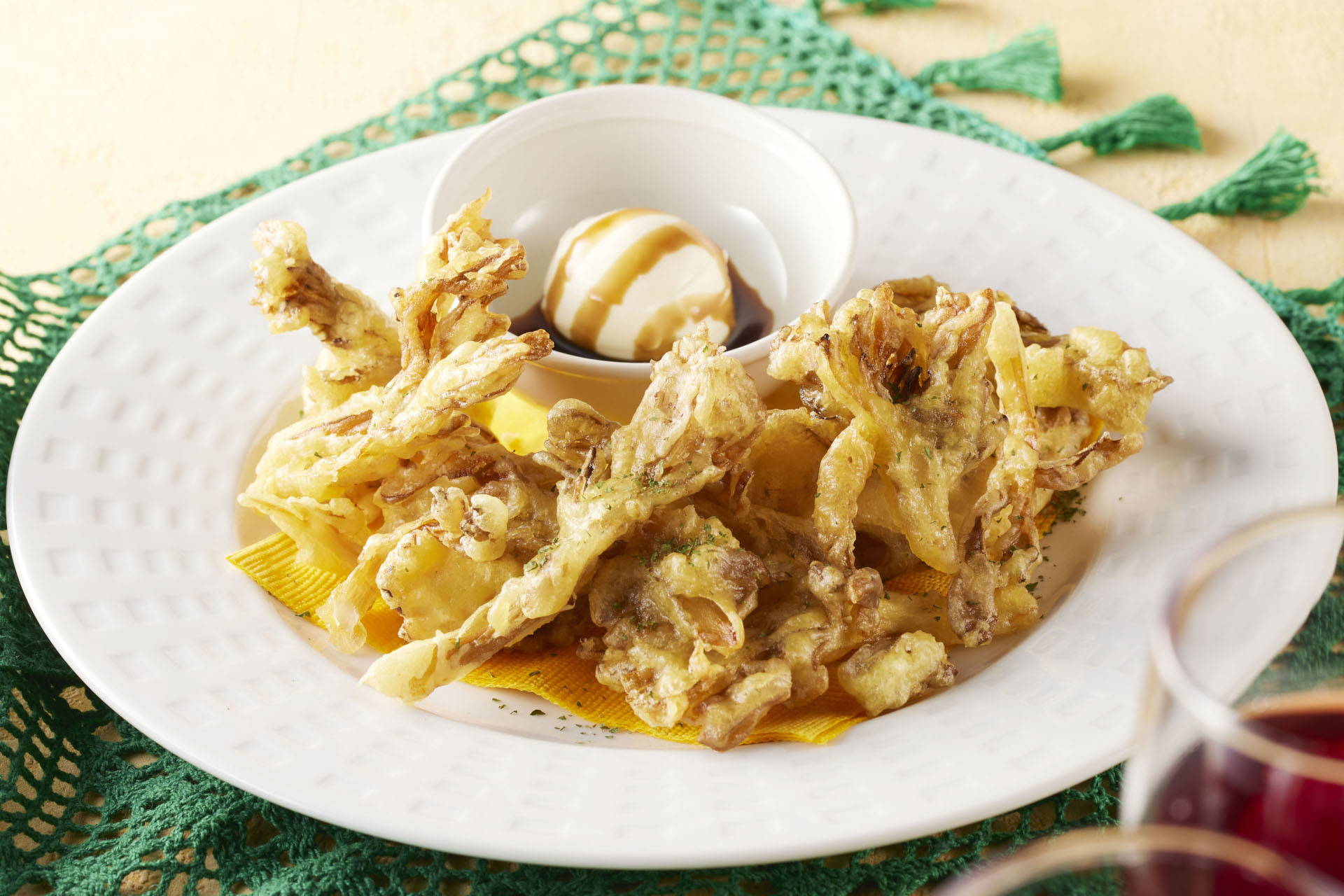 「舞茸のフリット～サワークリーム＆バルサミコ～」（429円）