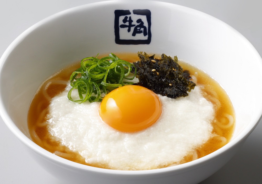「とろろ月見冷麺 レギュラー」（レギュラー 979円、ハーフ 649円）