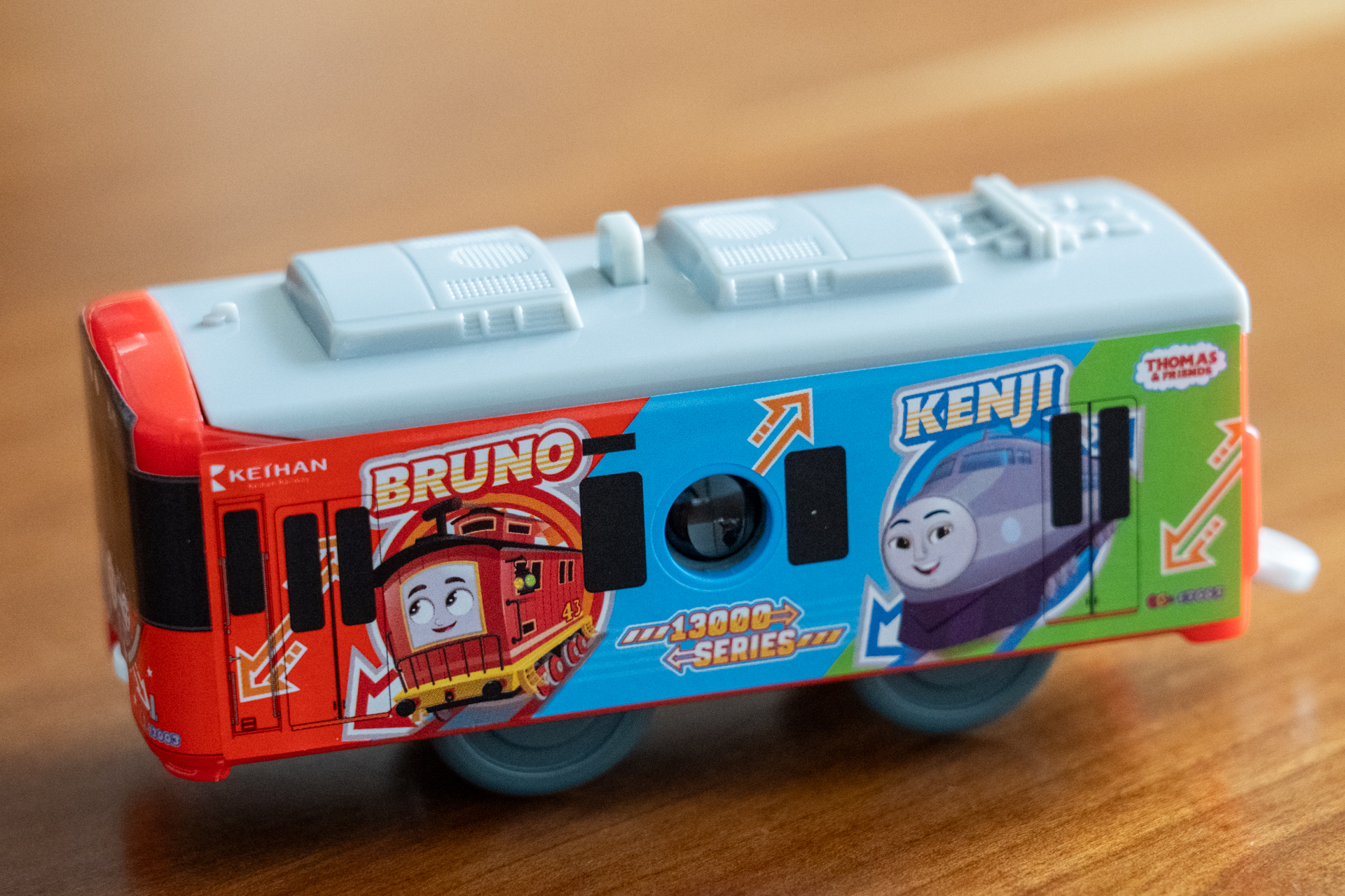 きかんしゃトーマスのラッピングをした京阪電車