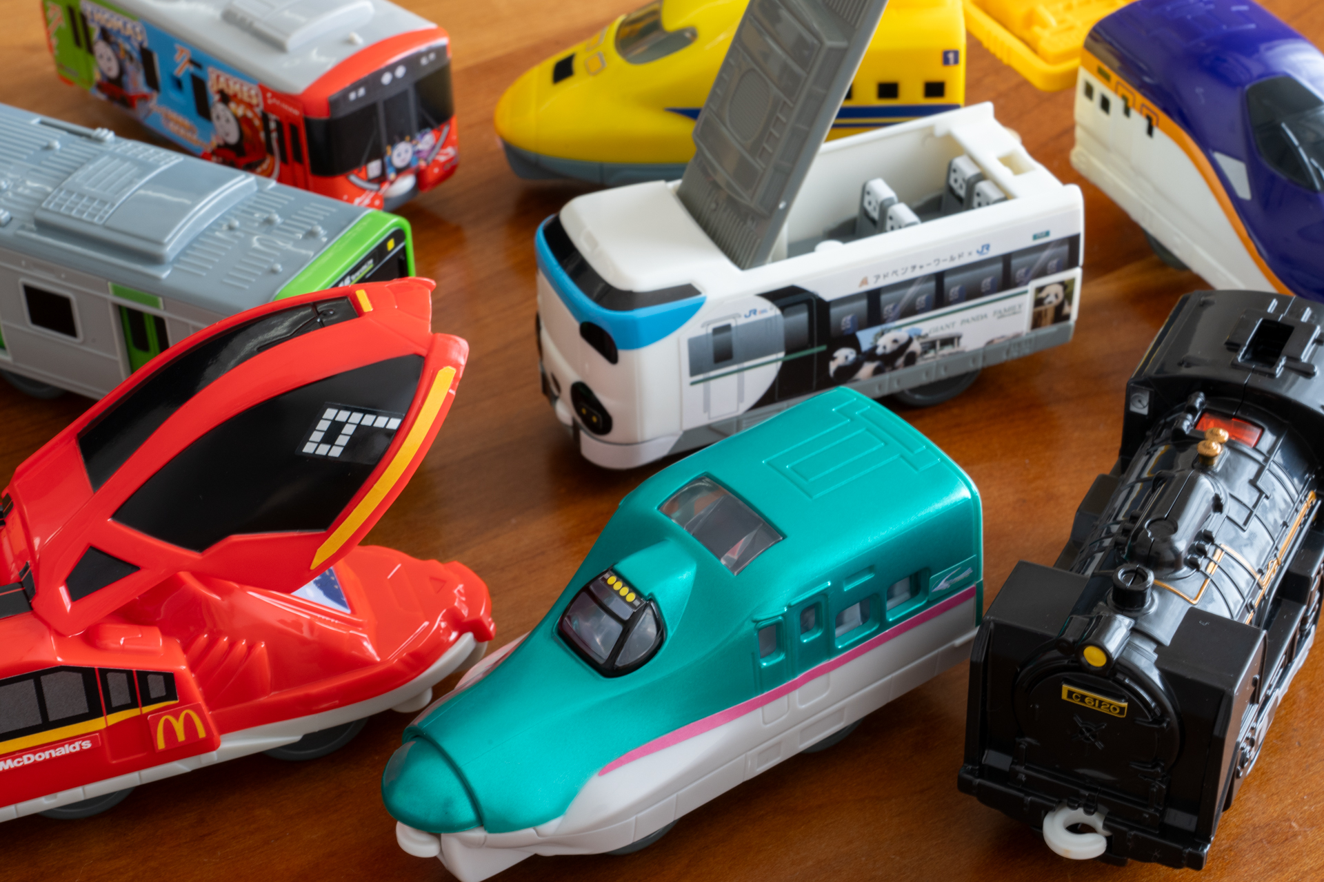 備わったギミックを理解しながら楽しく遊ぶことができるおもちゃ