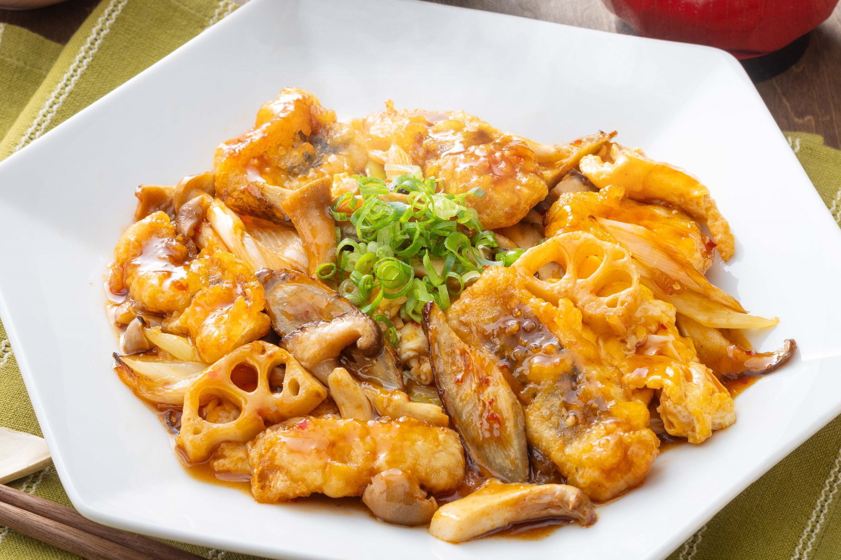 大戸屋「鱧とたっぷり茸の和風甘酢炒め」（1480円/単品 1390円）