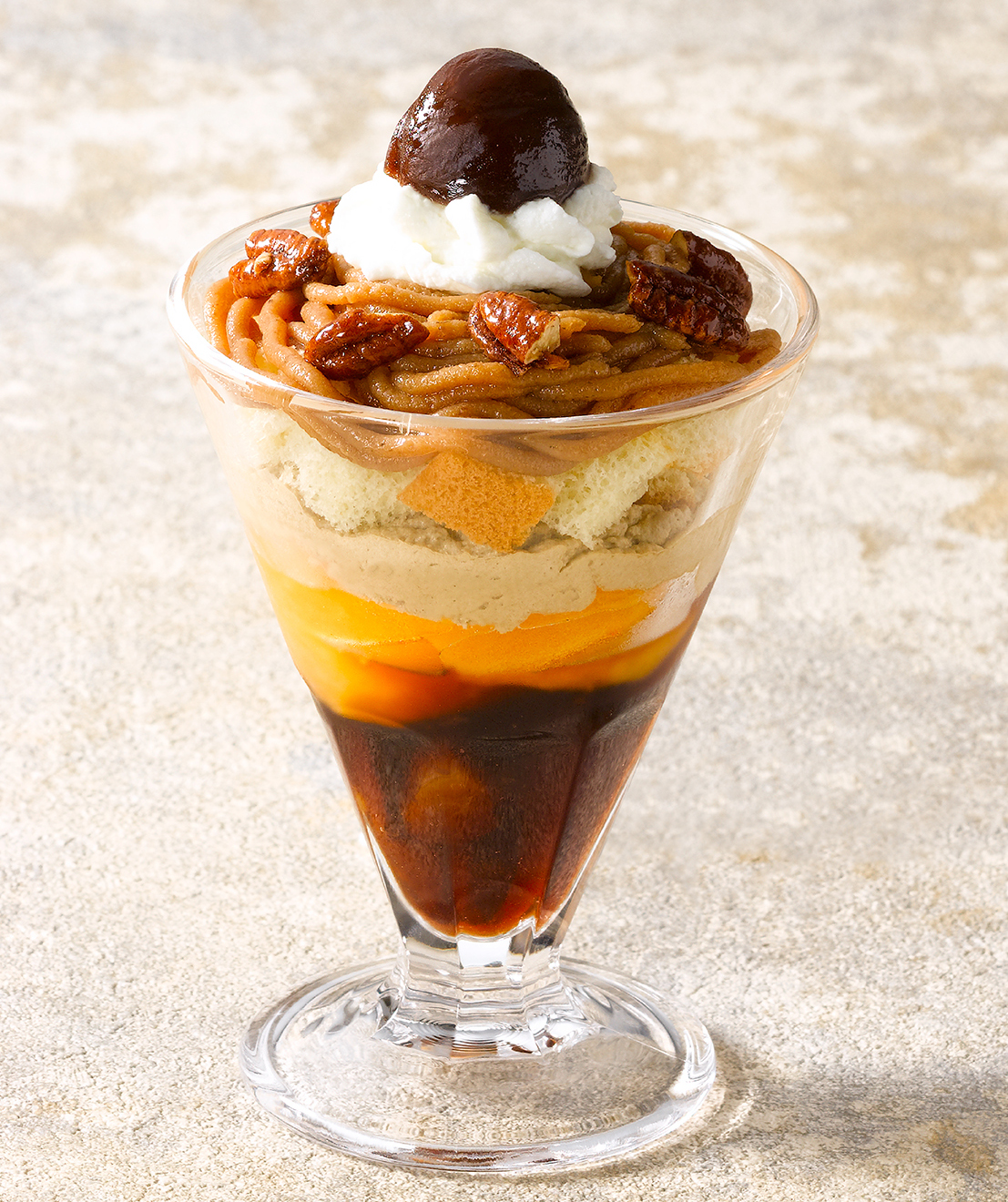 「渋皮栗とほうじ茶と柿のパフェ」（1188円）