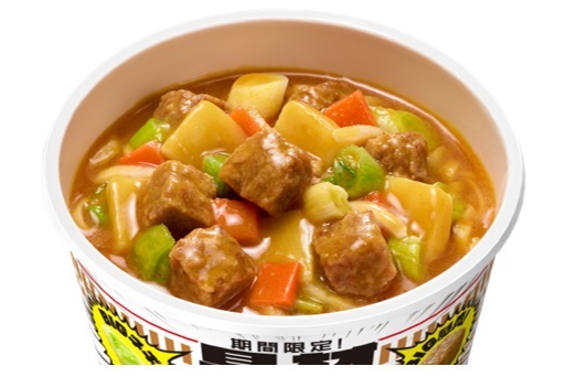 大きな具材のカップヌードルカレー ビッグ