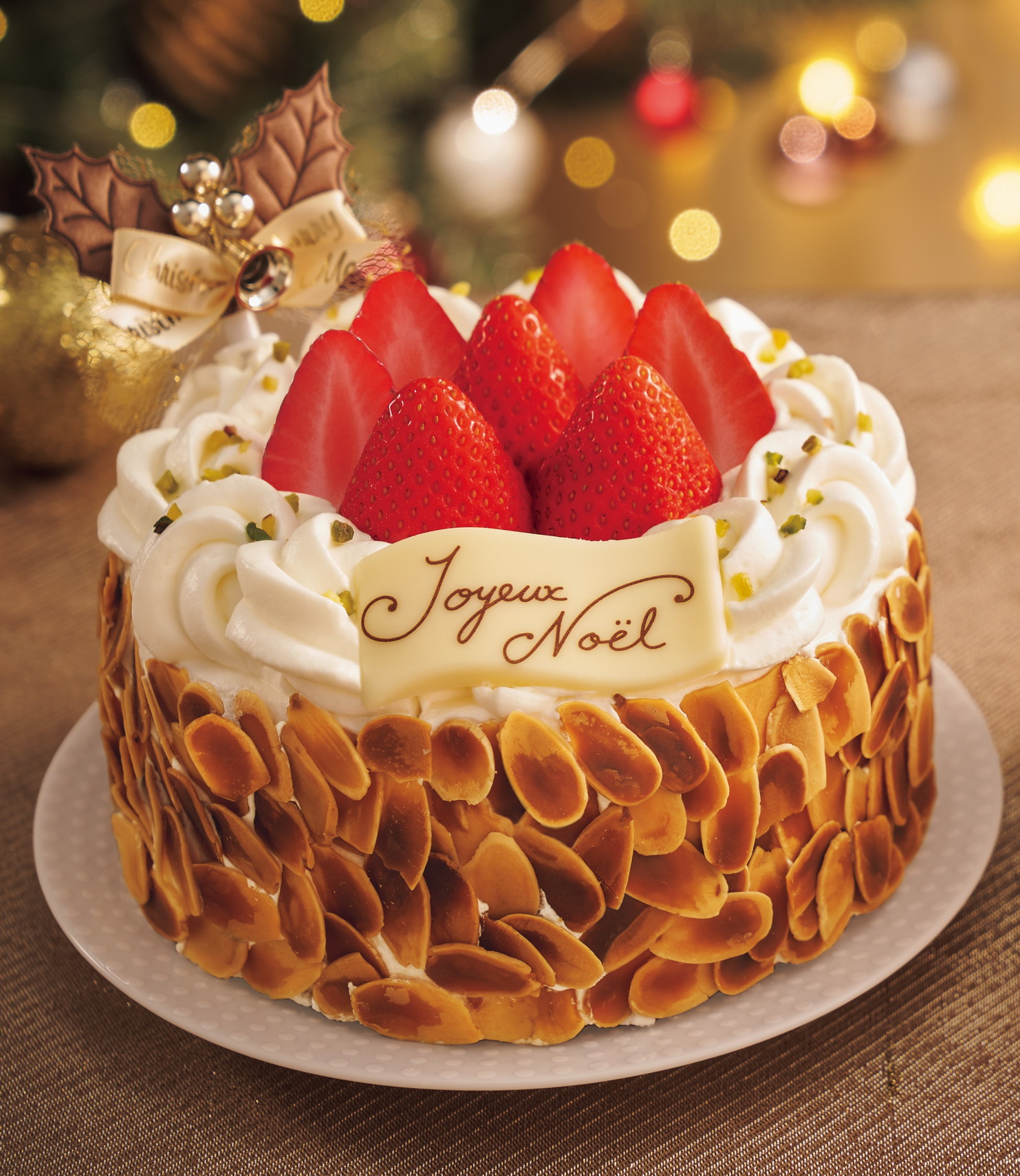 「ミルフィーユ・シャンティ」（直径約14cm 4320円）