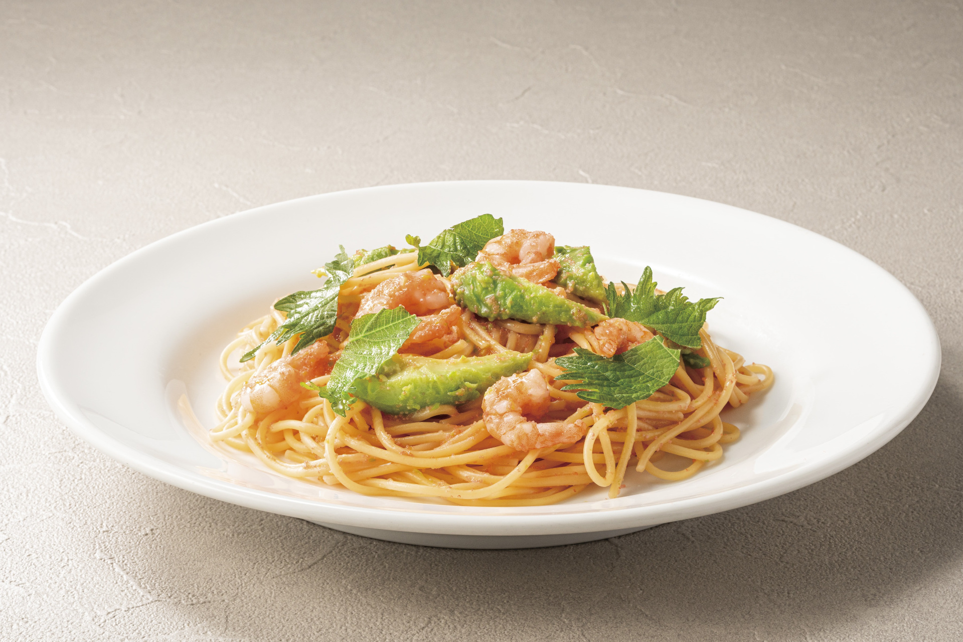 「海老とアボカド たらこソース」（1089円）