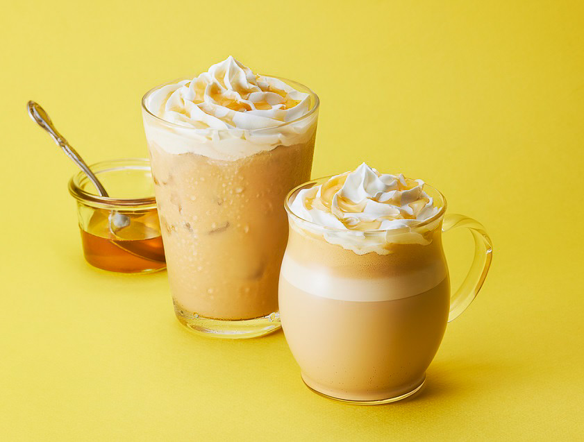 「クリーミーハニーミルクラテ（HOT/ICED）」（Short 556円/Tall 616円/Grande 676円）も同期間販売中です