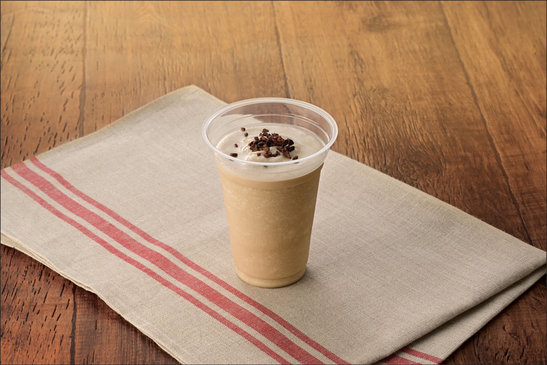 カフェ・ド・クリエ「エスプレッソ＆バニラスムージー～カカオニブトッピング～」（570円）