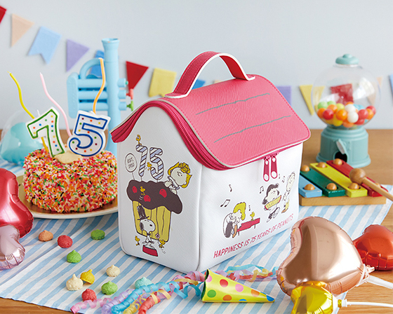 ローソン「SNOOPY スヌーピーハウスのマルチに使える収納ポーチ BOOK 75th ANNIVERSARY DESIGN」