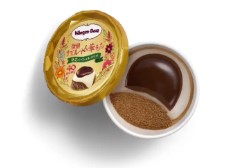 コク深い濃厚なビターチョコレートの味わいと柔らかなもちが奏でるハーモニー