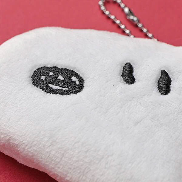 「スヌーピー クリスマス ニットハットポーチ」（1177円）