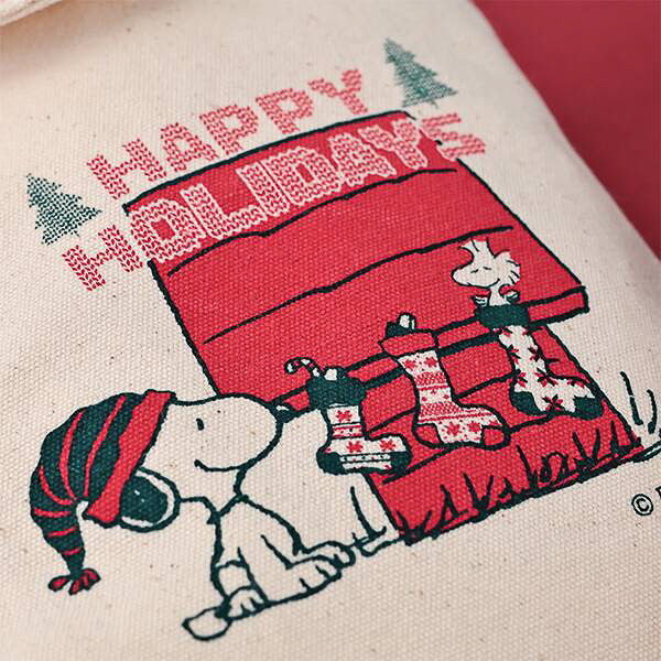 「スヌーピー オーガニックコットン ホリデーソックス」（1039円）