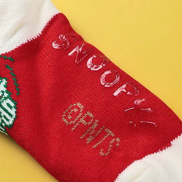 「スヌーピー クリスマスニットストッキング」（965円）