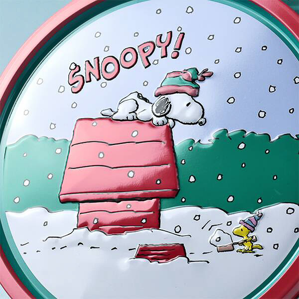 「スヌーピー ビッグラウンドティン」（2805円）