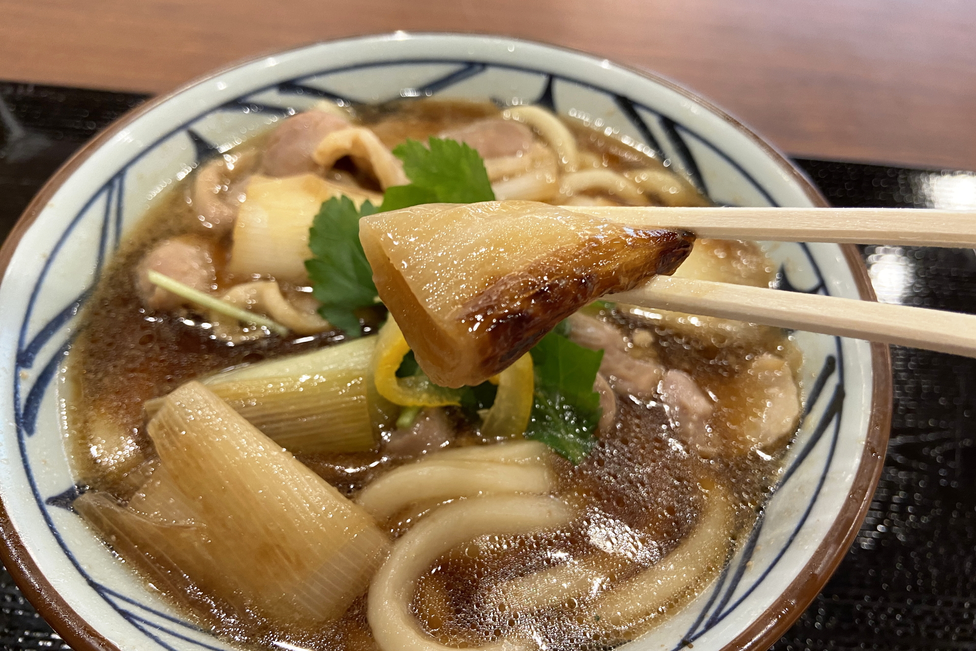 とろとろの白ねぎは食感と香りも楽しめる