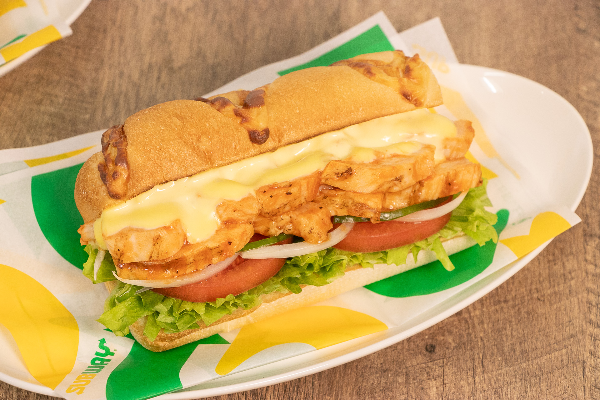 「カリとろチーズチリチキン」（590円）