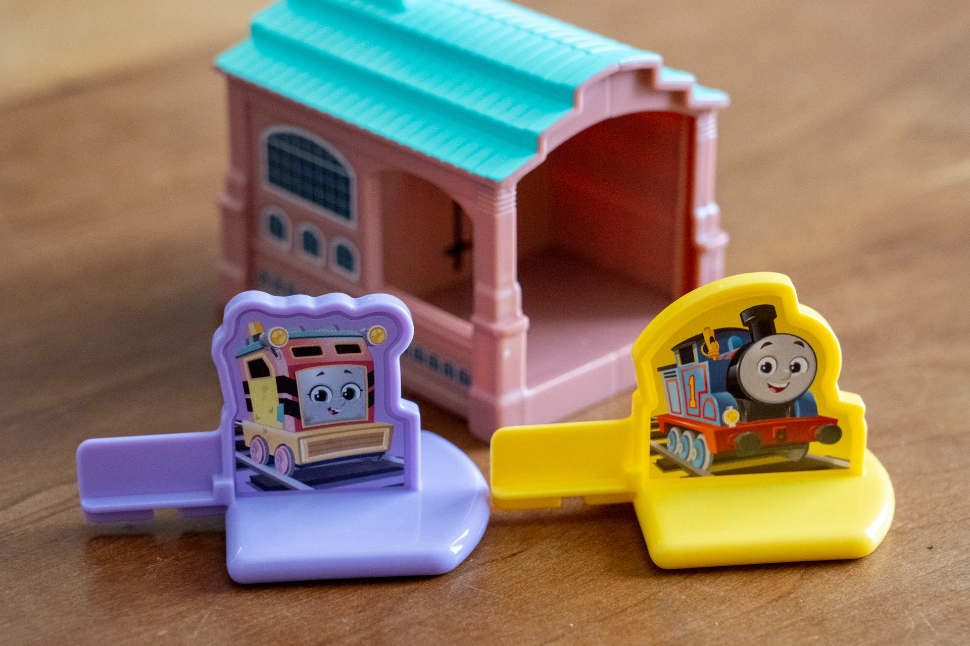 パネルはトーマスとサンディー