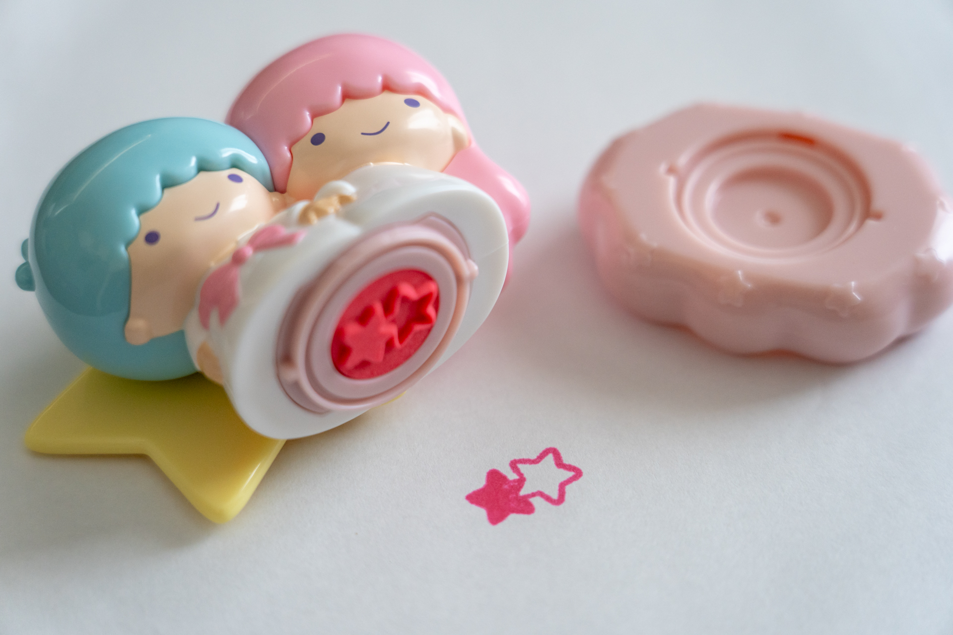 ピンク色の星型のスタンプ