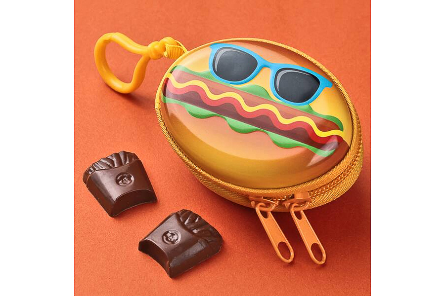 カルディコーヒーファーム「ホットドッグ缶（チョコレート入り）」