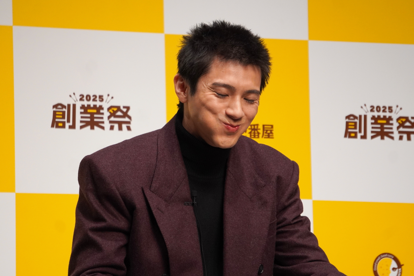 無類のココイチ好きである山田さん。どんどん食べ進めていく