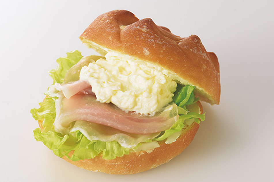 カイザーロールサンド（生ハムマスカルポーネ）