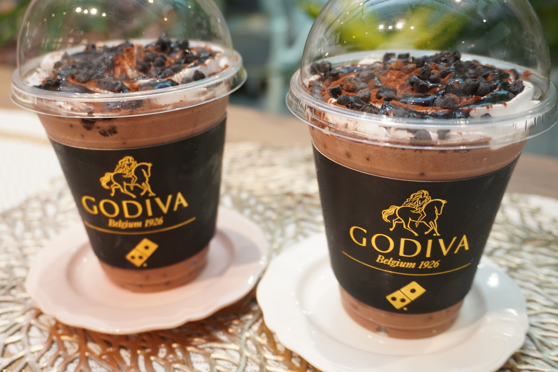 ドミノ・ピザ「GODIVA監修 ドミノシェイクごほうびショコラ」