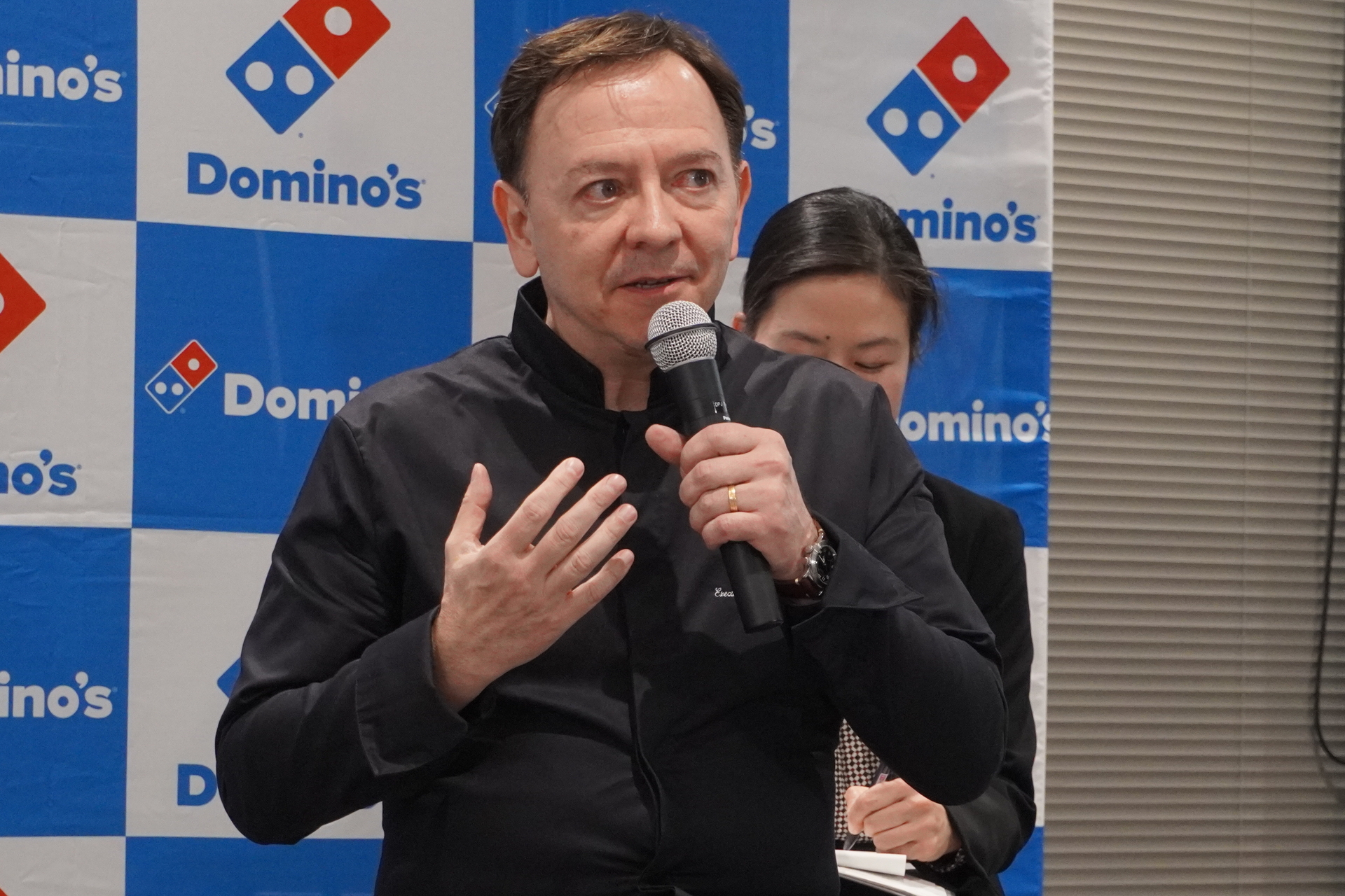 ゴディバ ジャパン株式会社 エグゼクティブシェフ・ショコラティエ/パティシエ ヤニック・シュヴォロー氏
