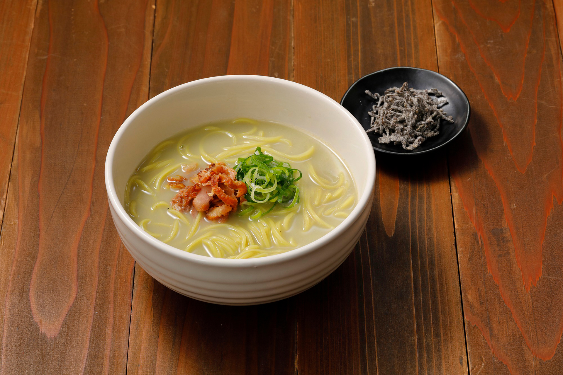 抹茶白湯ラーメン