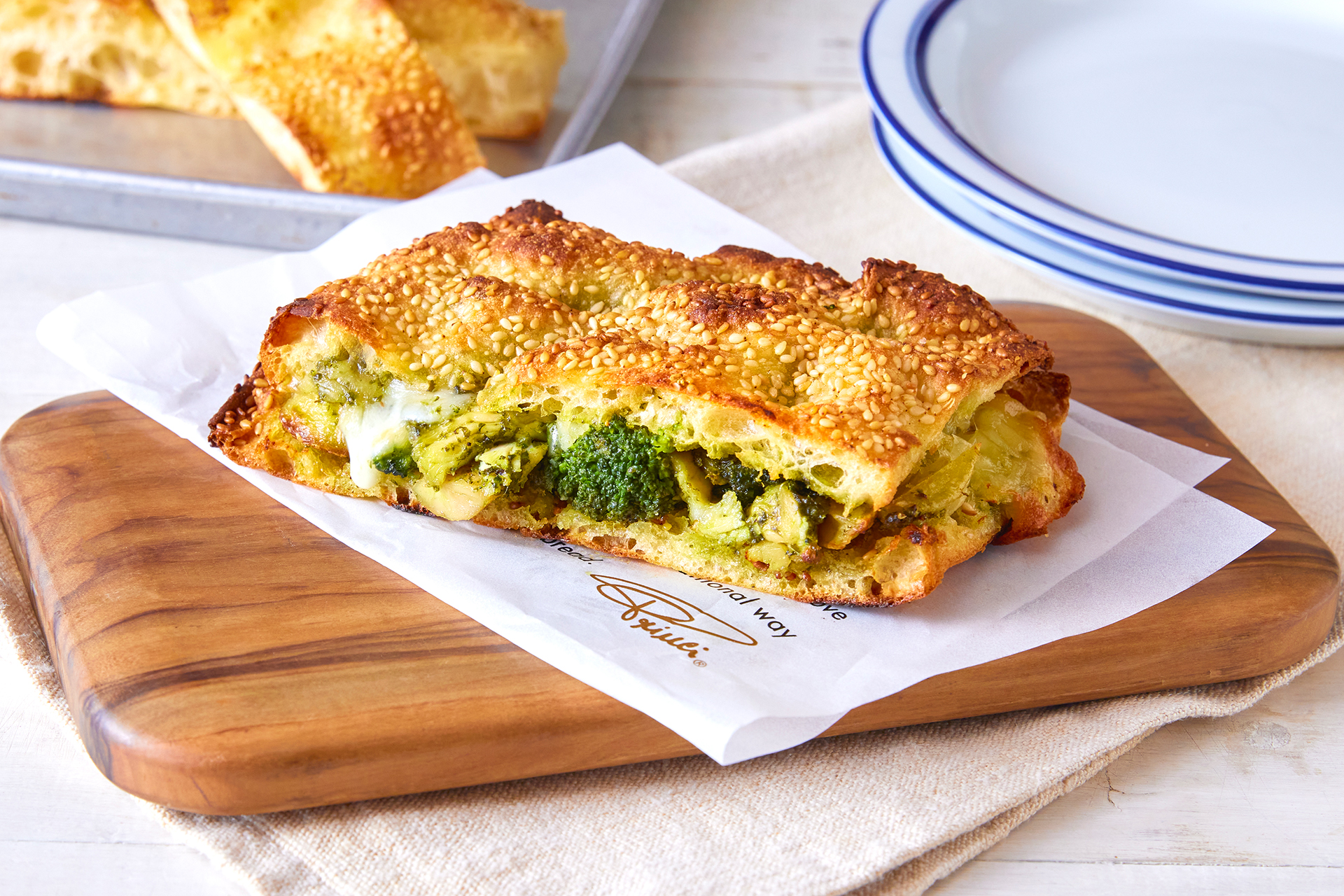 「直焼きフォカッチーノ ジェノベーゼ ＆ モッツァレラ」（1210円）