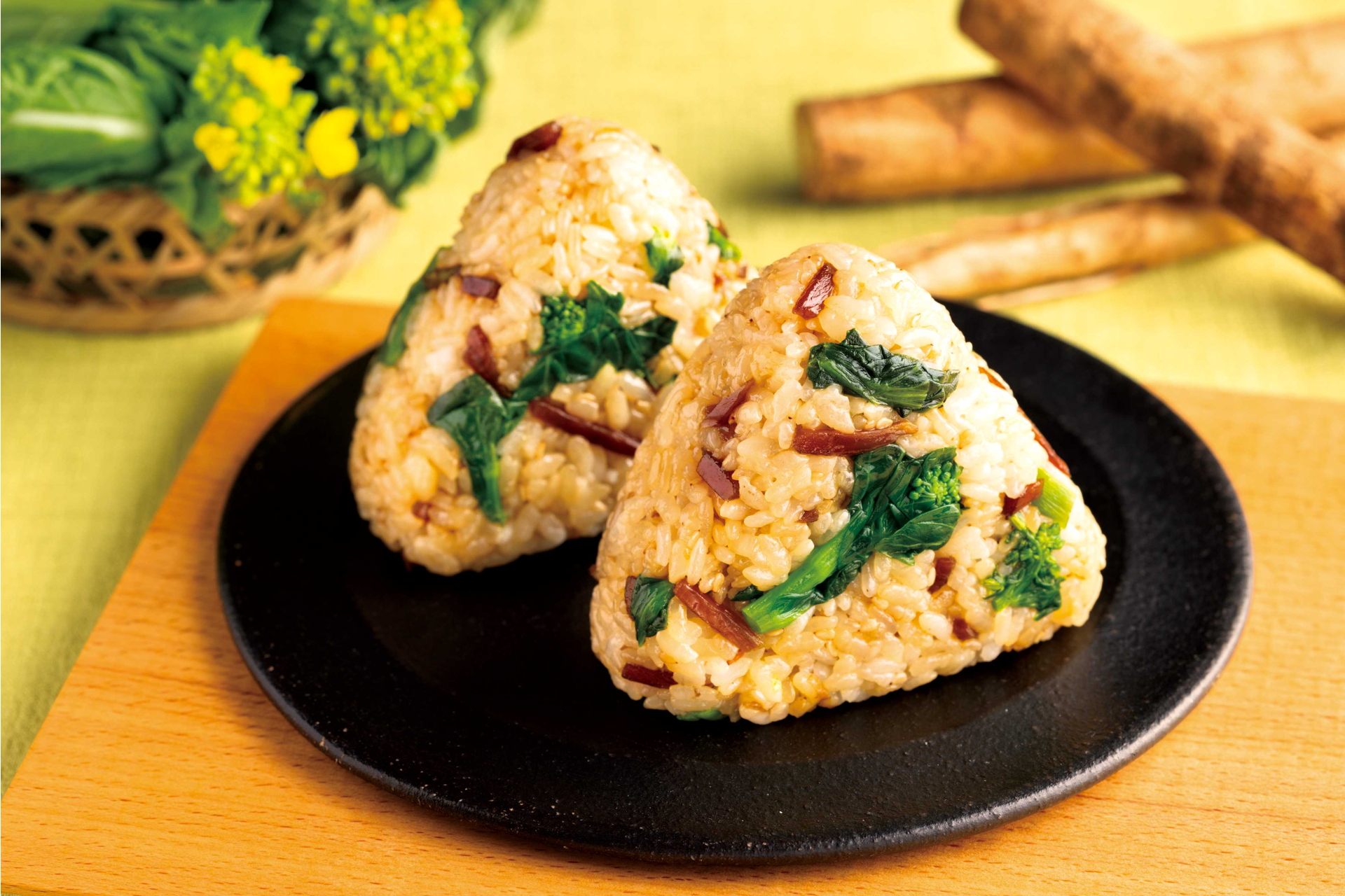 「おにぎり 菜の花と春ごぼうごはん～鹿児島県産新ごぼう使用～」（193円）