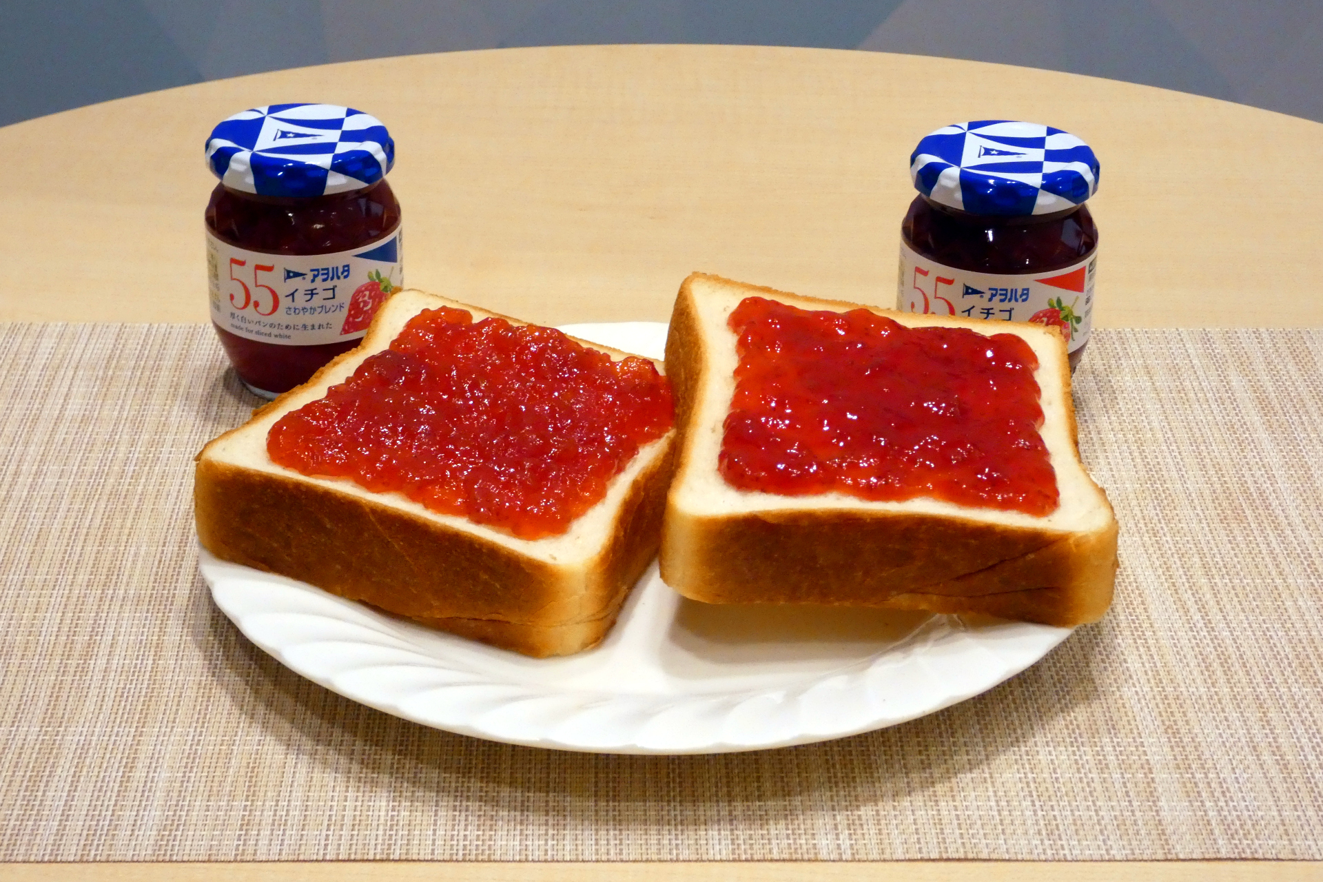 季節にあわせて2種類での展開となるイチゴ