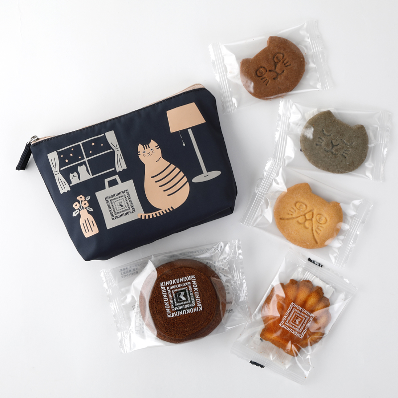 「紀ノ国屋 ねこスイーツポーチ（ピンク/ネイビー/ミントブルー）」（各1652円）