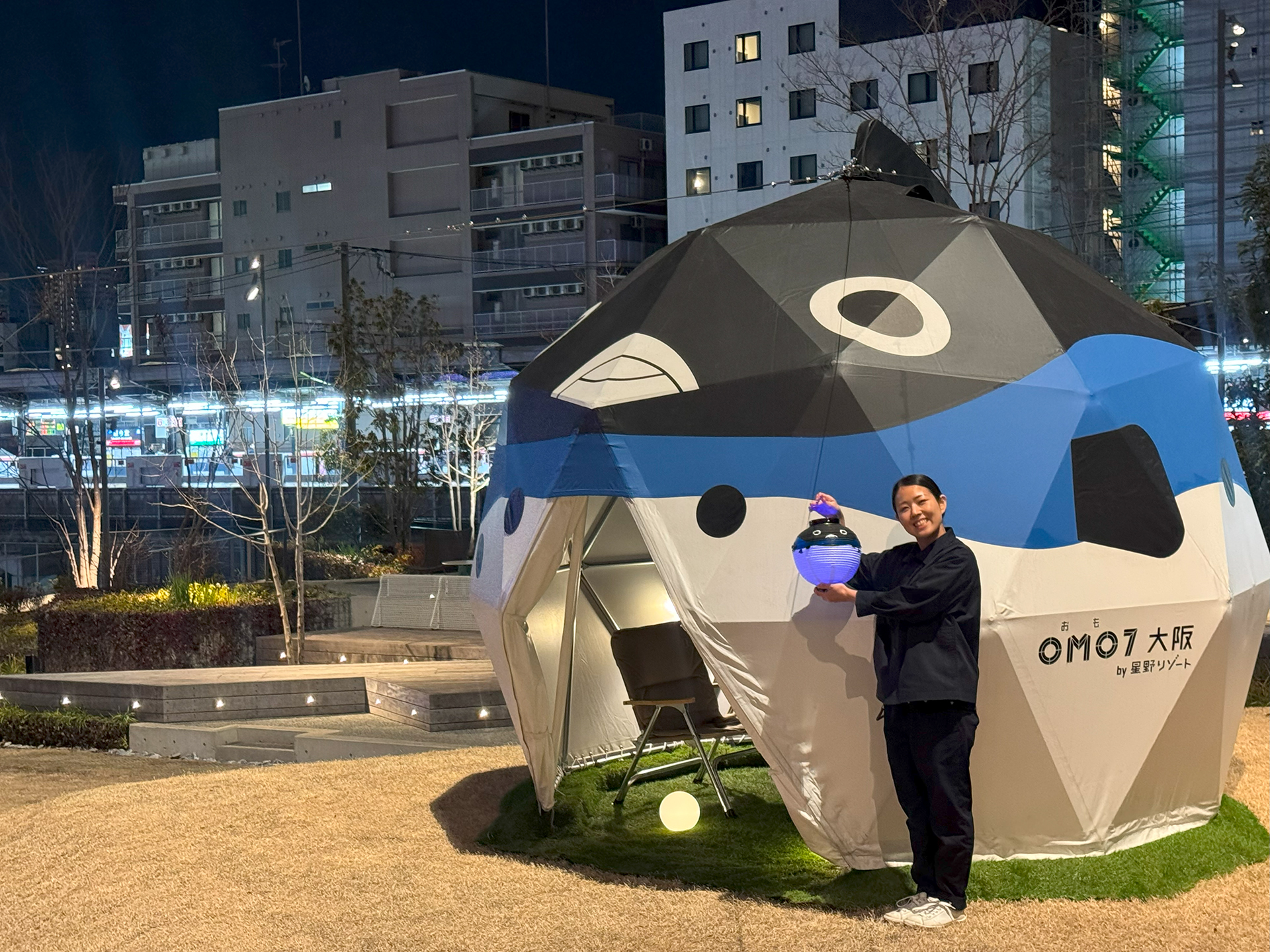 ふぐ型テントは人が余裕で入れるビッグサイズ