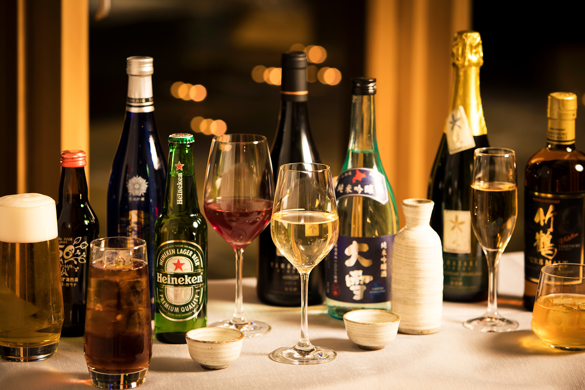 店内にはビールやワイン、日本酒などを用意
